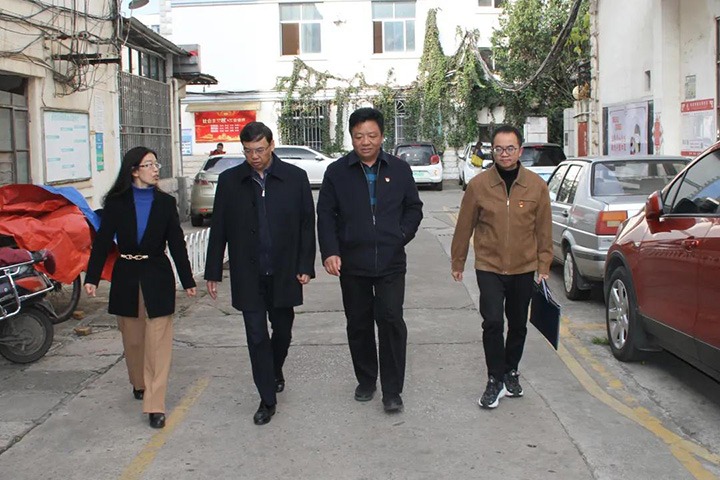 云煤（万利官网）集团党委副书记、总司理高建嵩到恒通煤业公司开展春节送温暖慰问活动