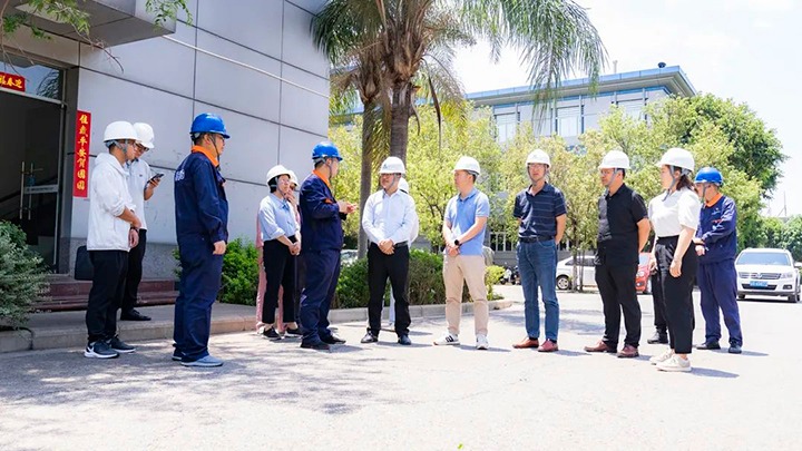 【云煤简讯】红河州工信局到解化化工分公司调研｜金发煤业公司开展“优美生涯·民法典相伴”宣传活动｜镇雄煤业公司开展献血活动